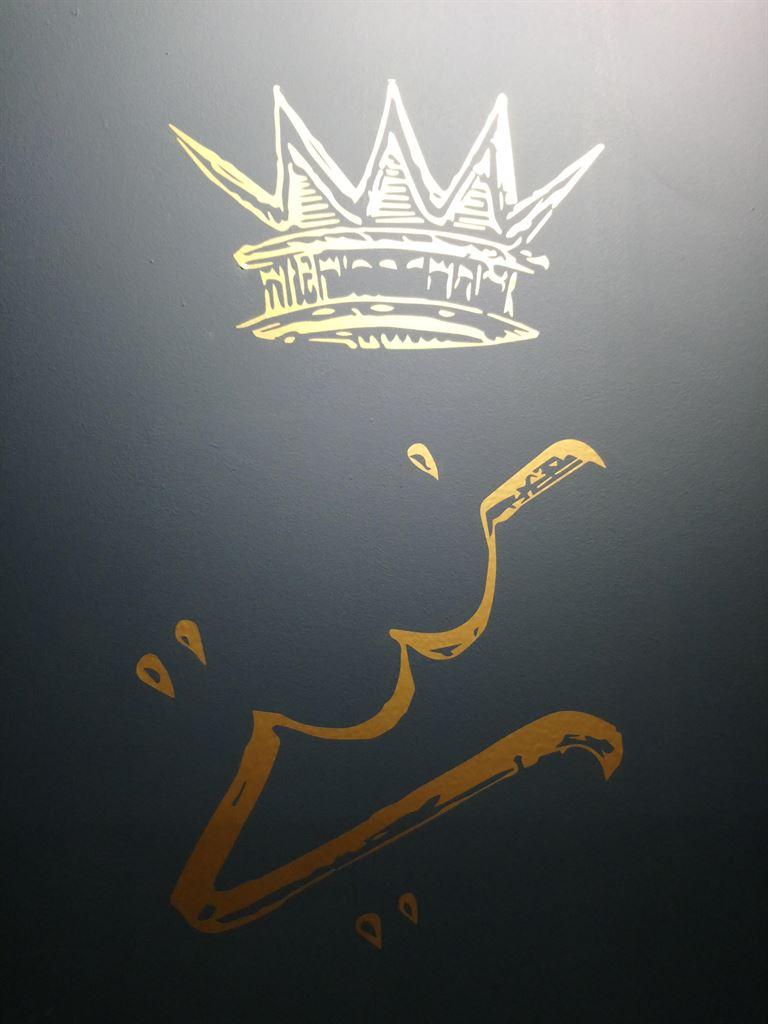 crest