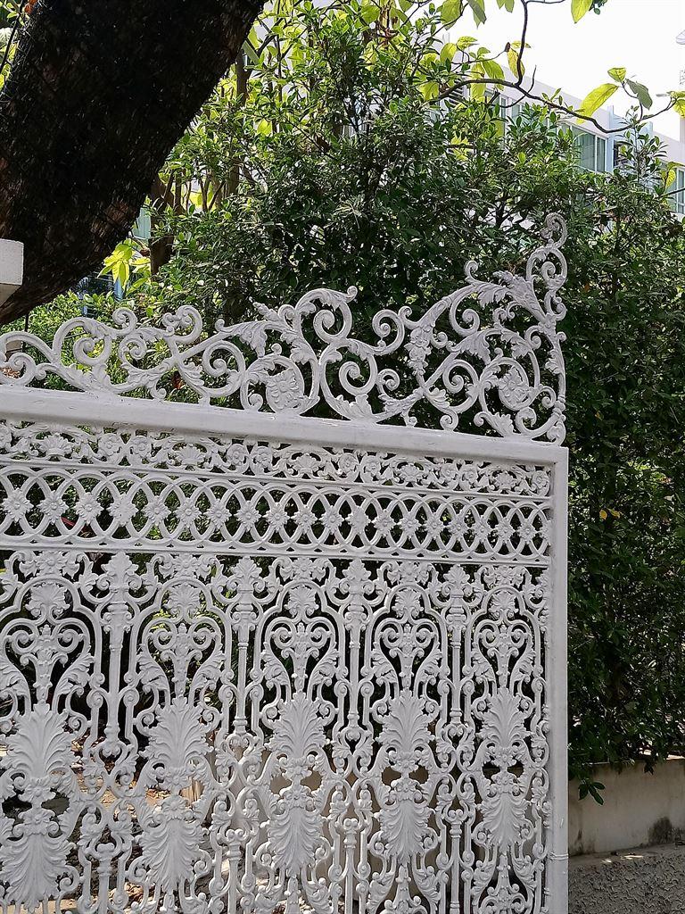 gate1