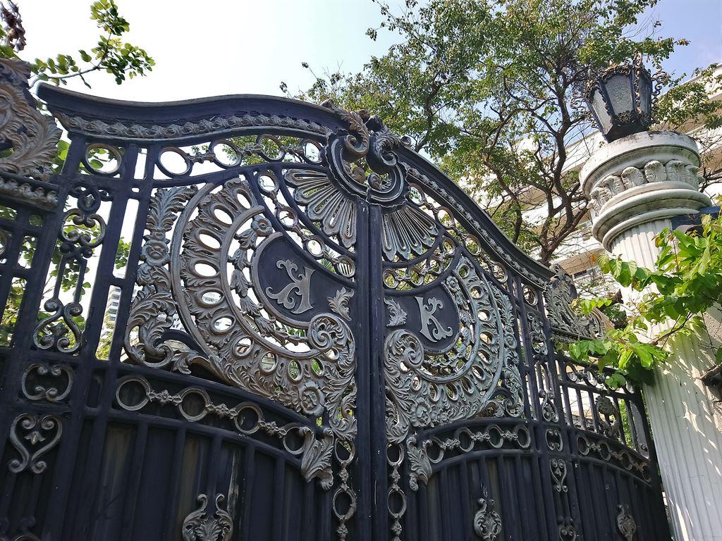 gate2