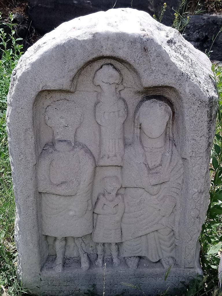 gravestone2