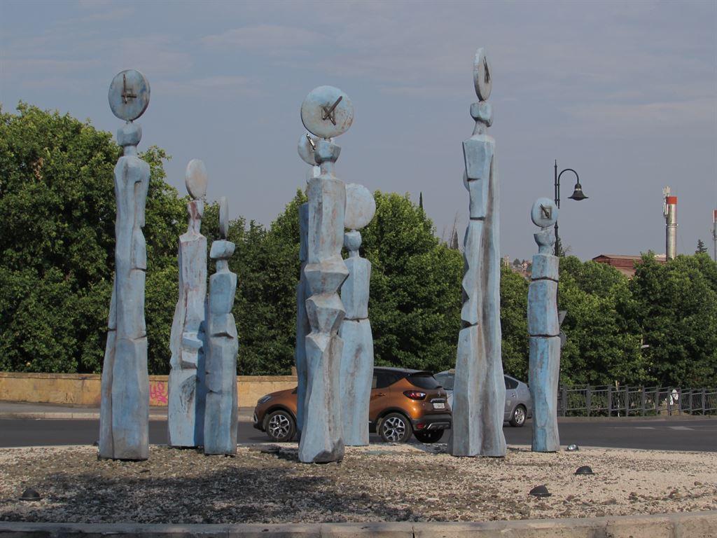 statue3
