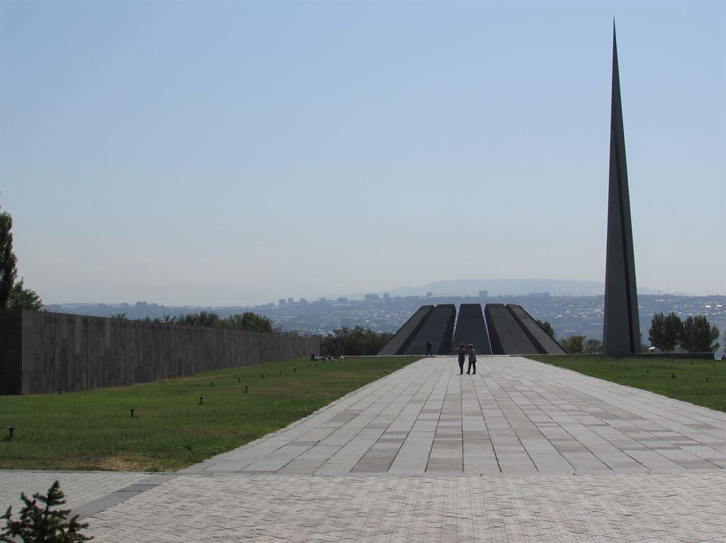 wholemonument