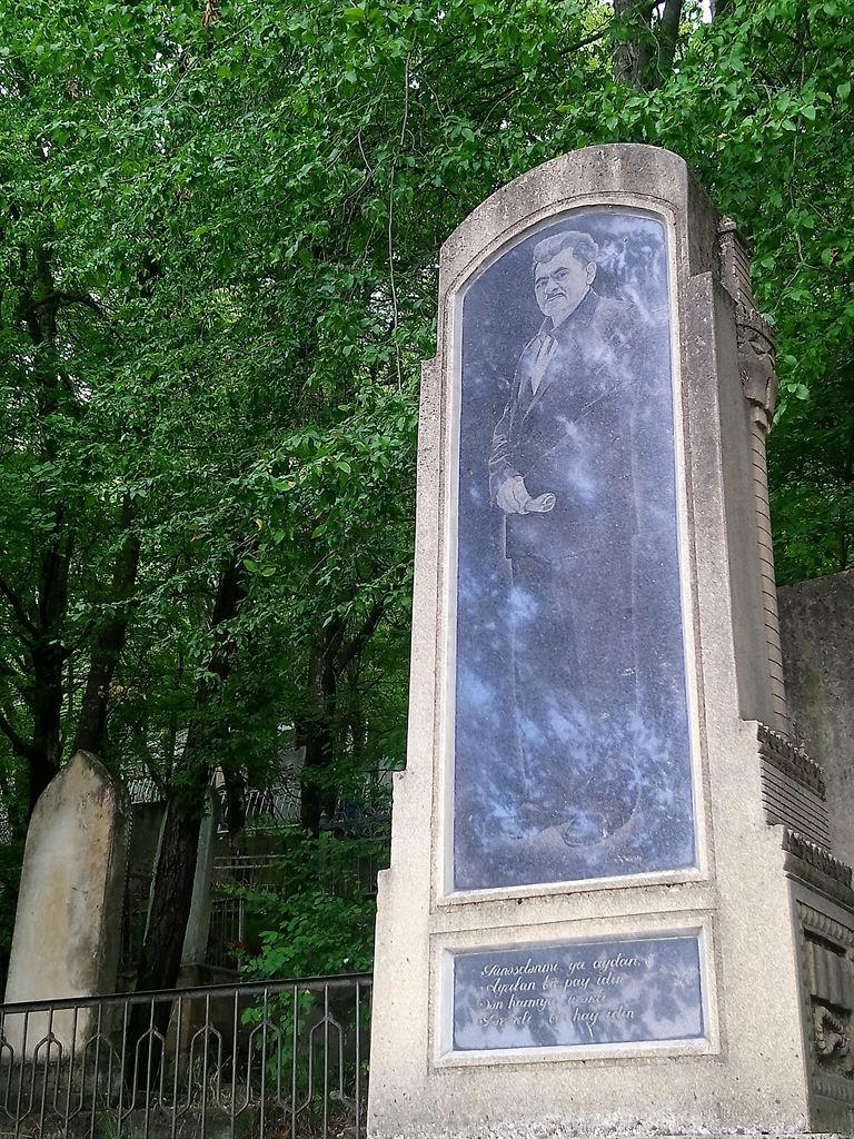 gravestone