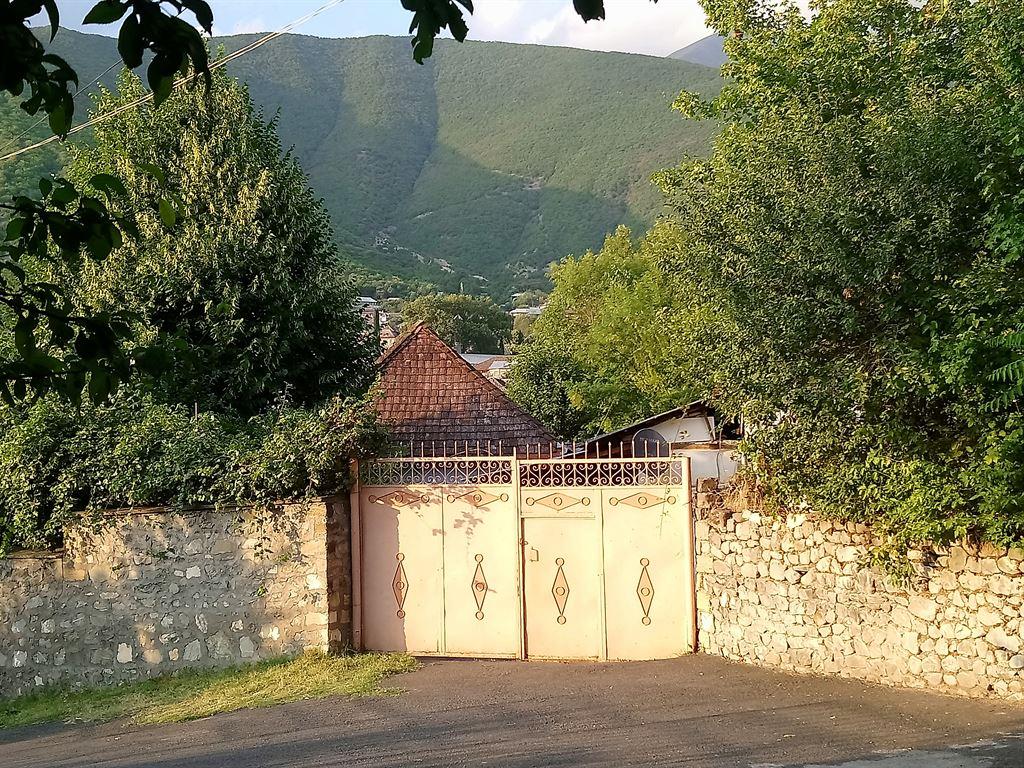 gate