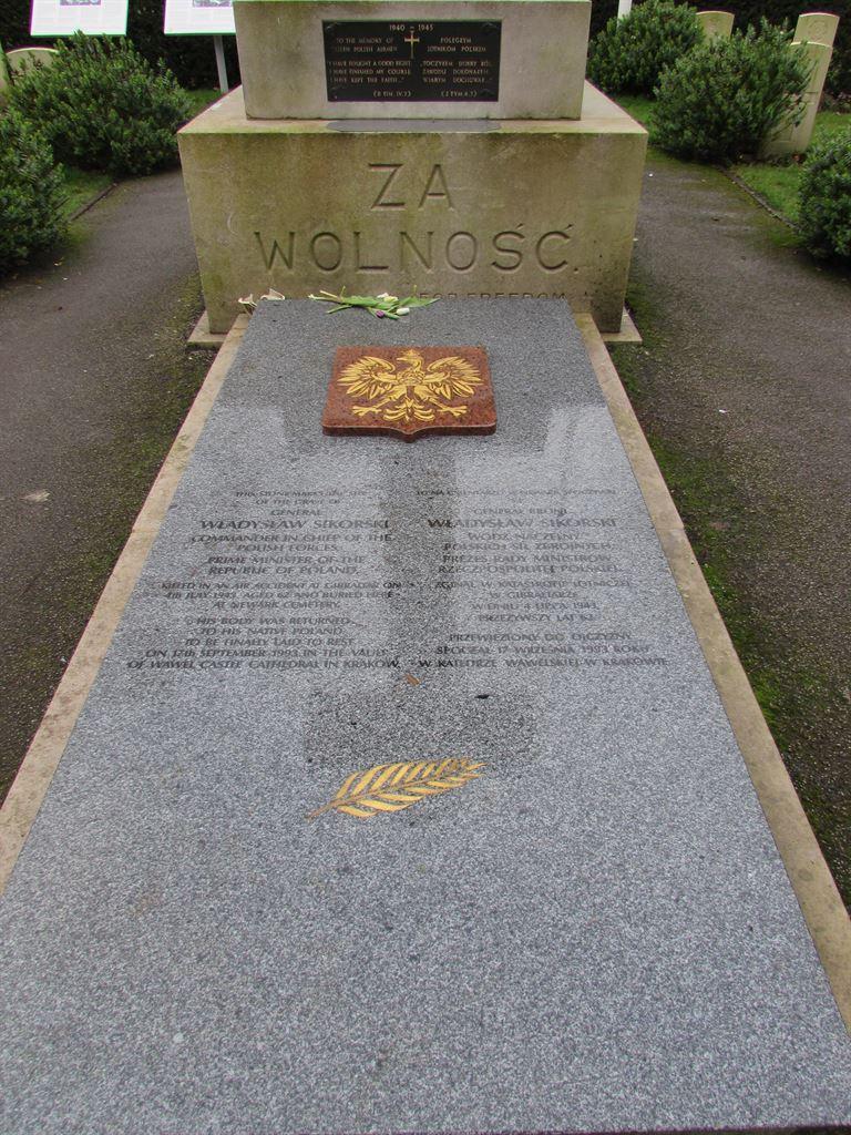 sikorskimonument