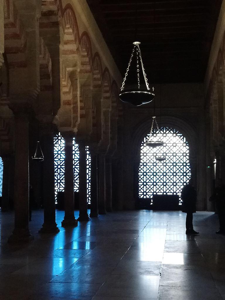 sideaisle