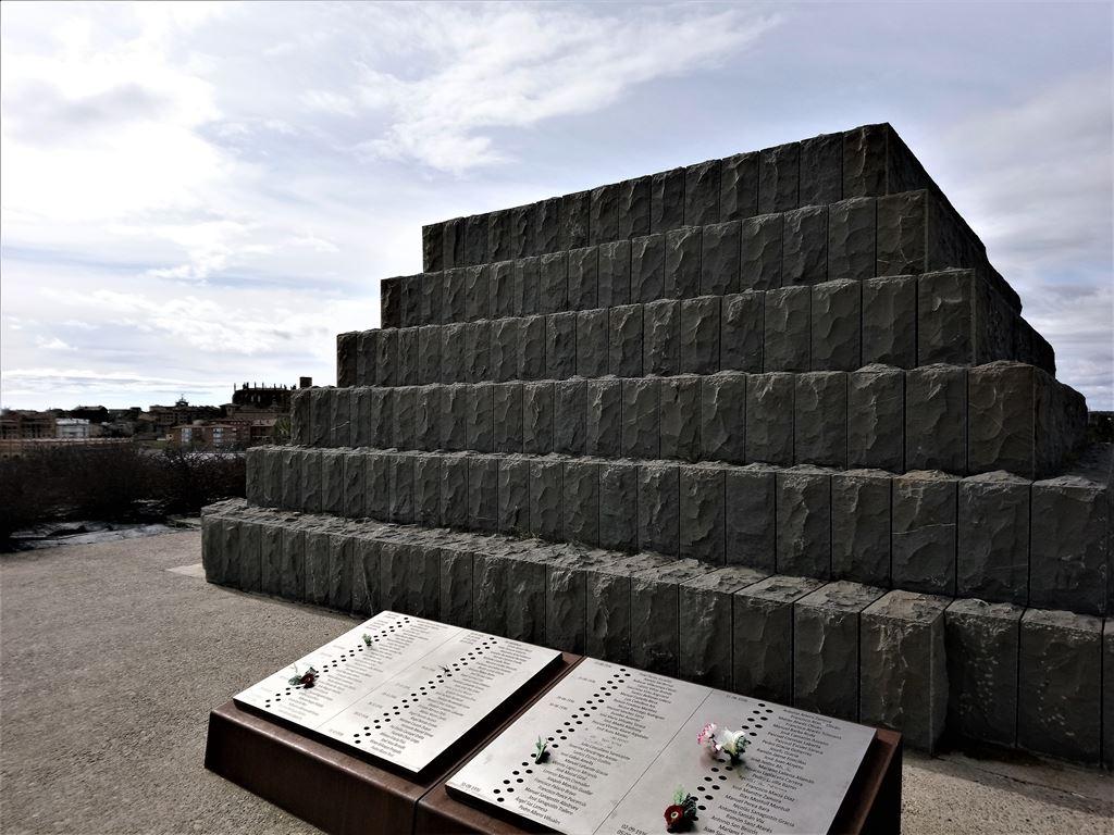 memorial1