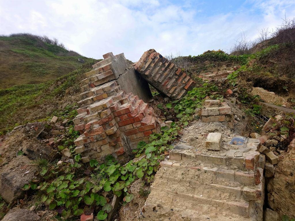 remains2