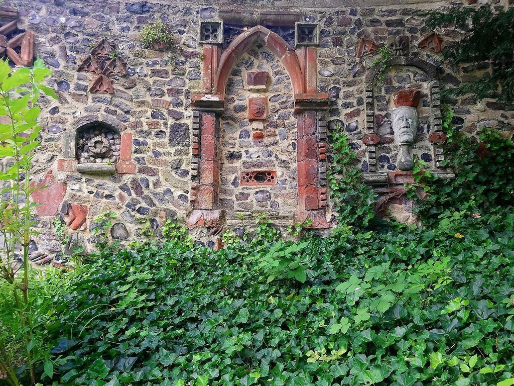 wall1