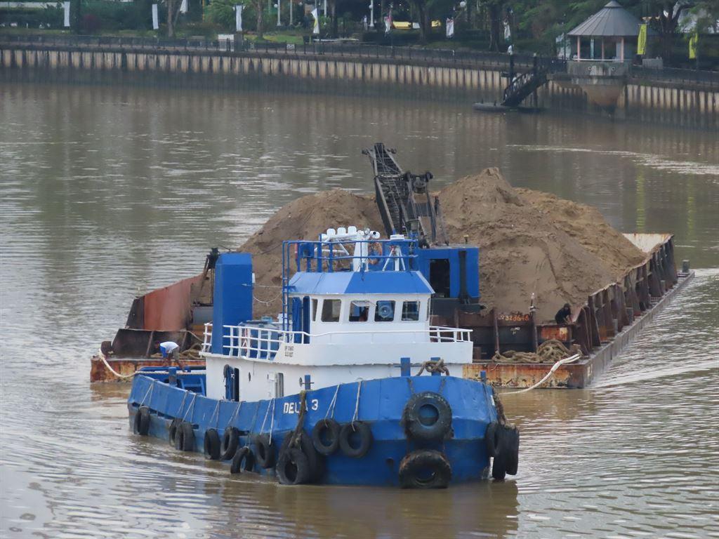 barge1