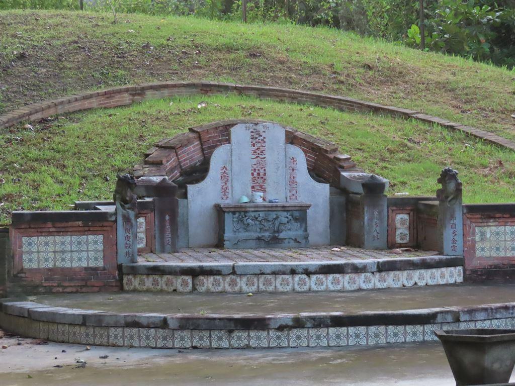 grave1