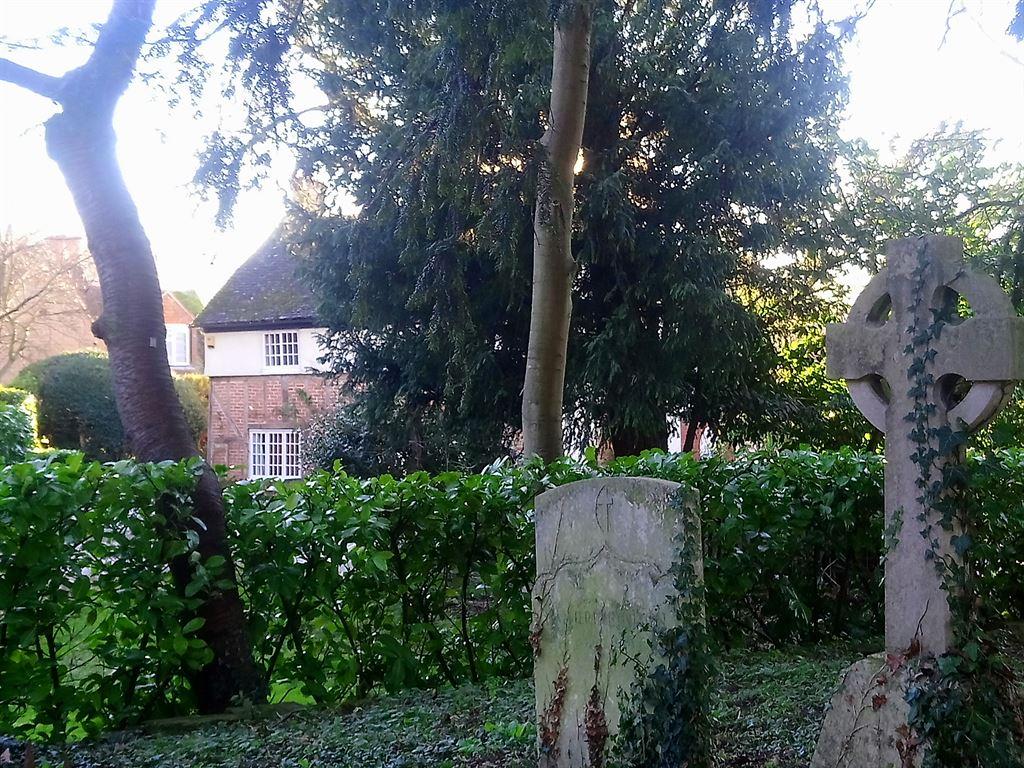 graveyard&house1