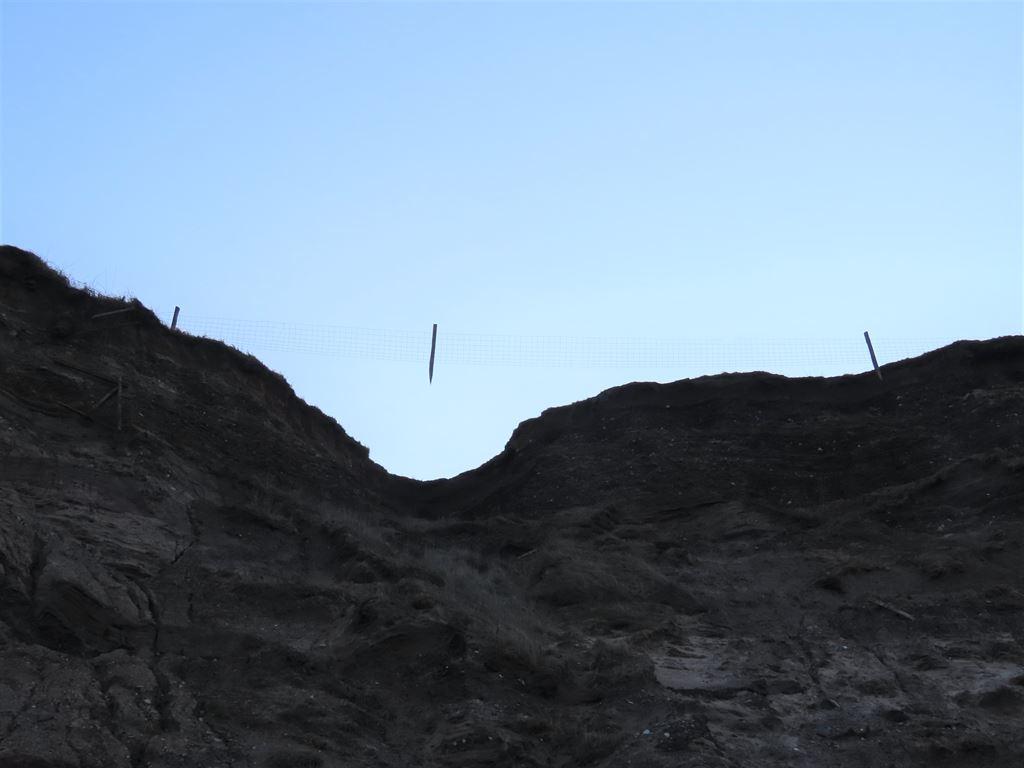 hangingfence