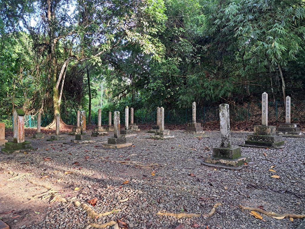 graves4