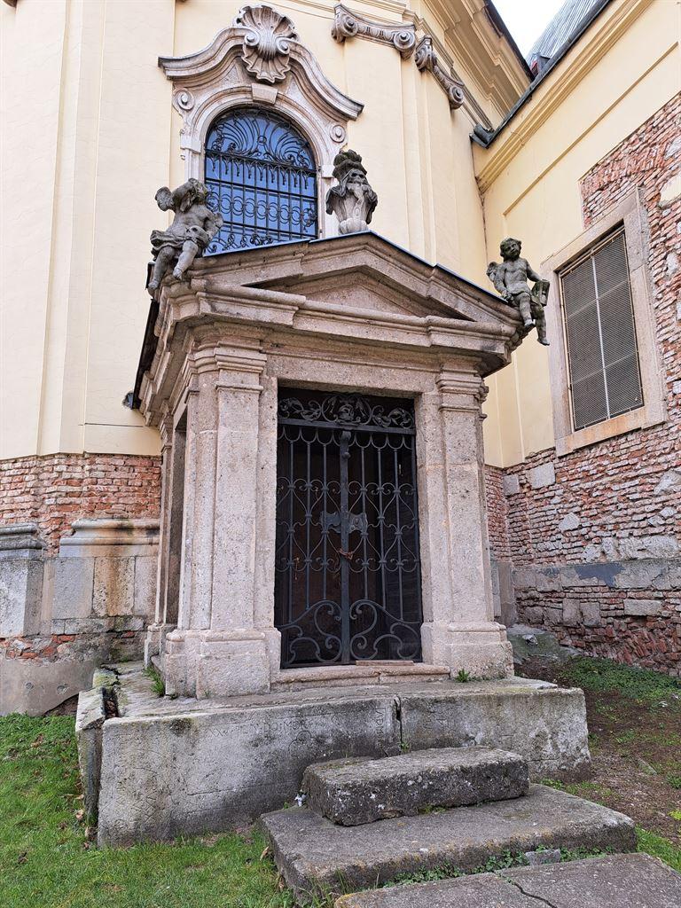 crypt