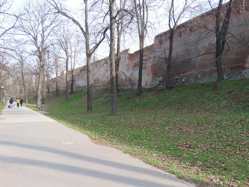 walls&path