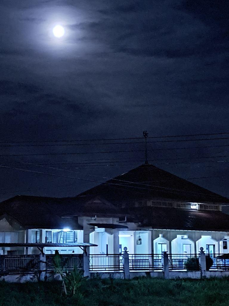 moon&mosque