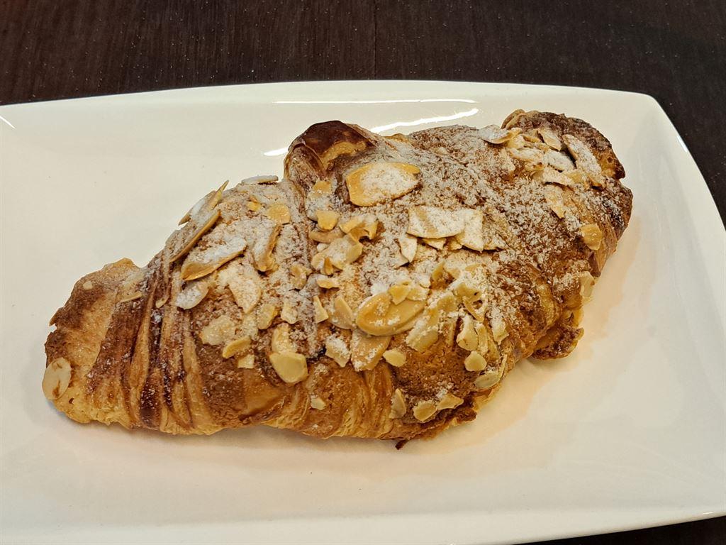 almondcroissant