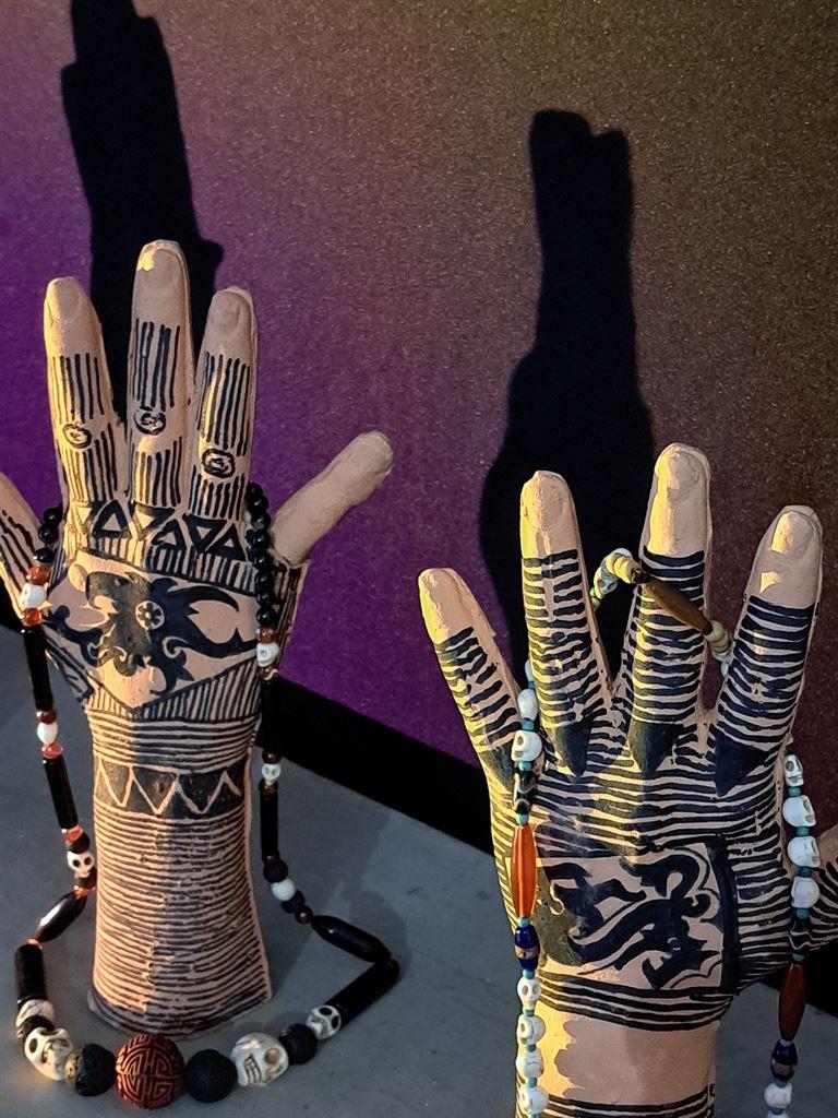 hands
