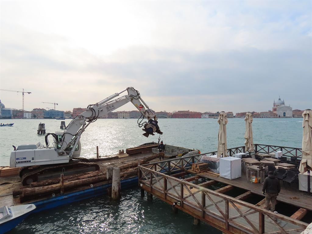 unloading1