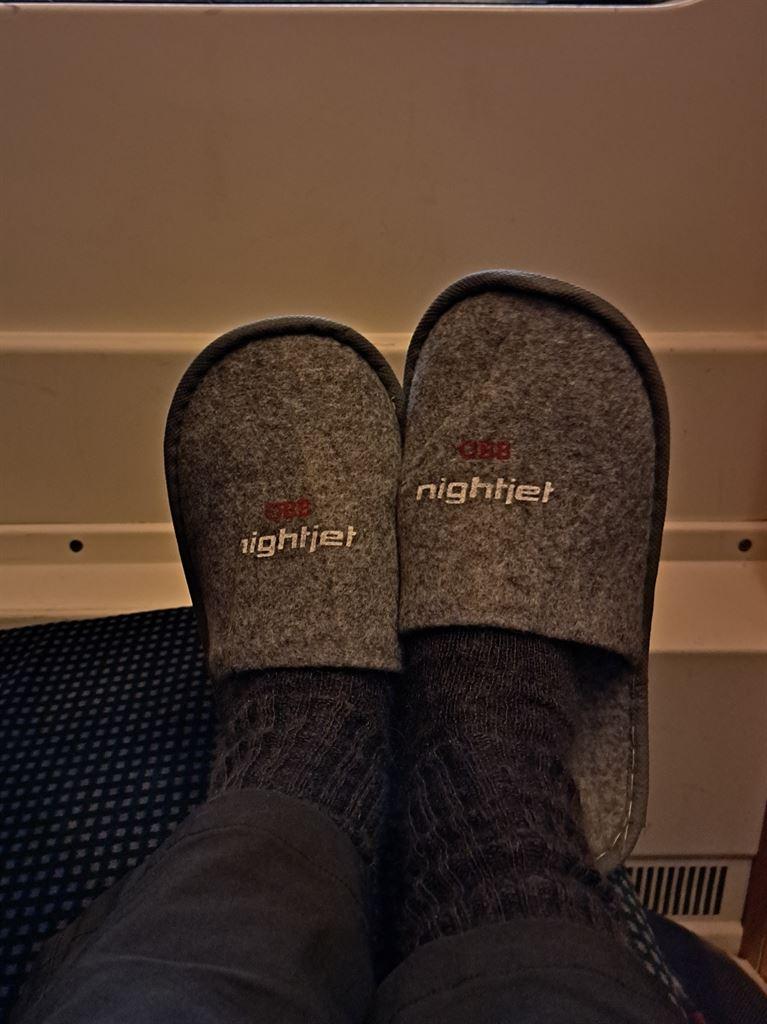 slippers