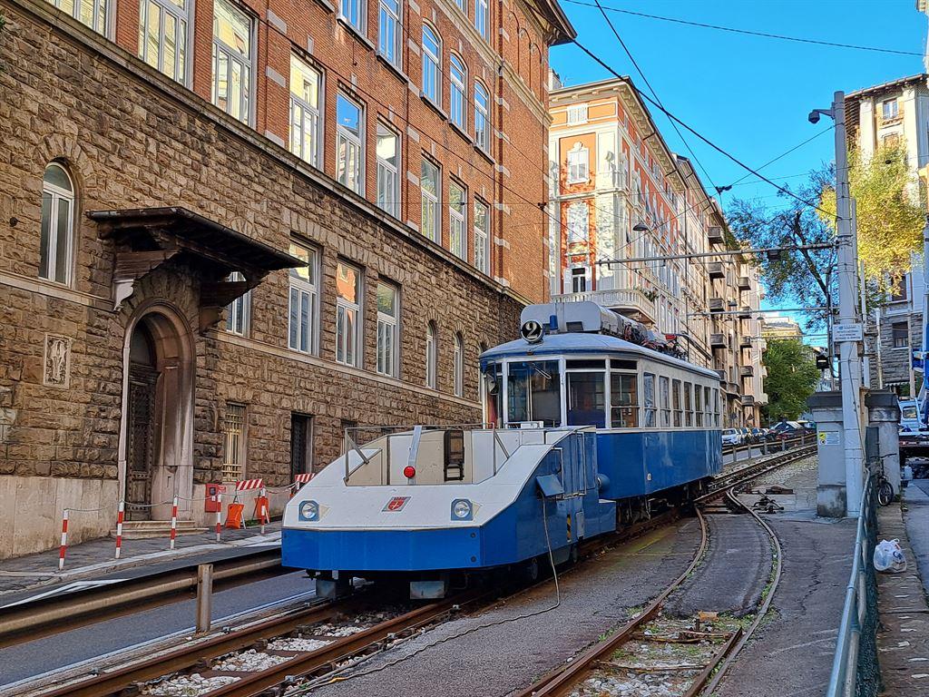 tram