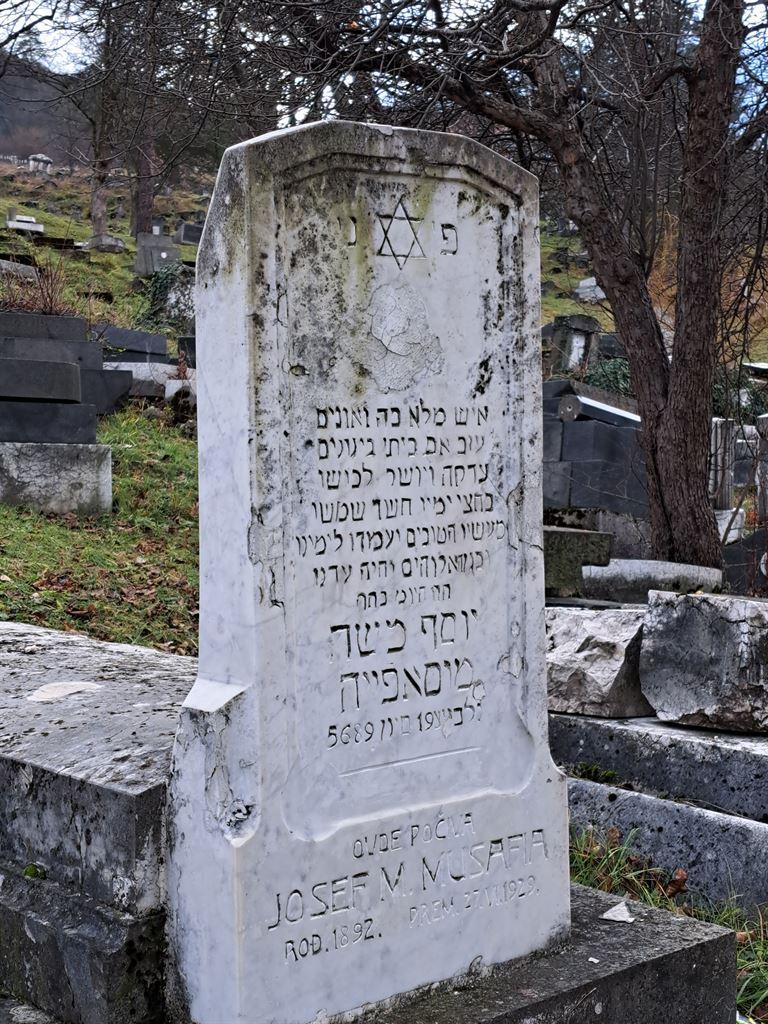 graves3
