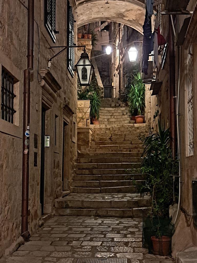 lantern&stairs