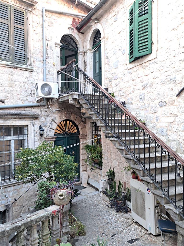 courtyard1