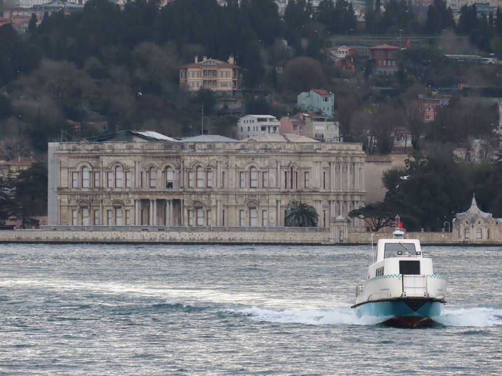 palace&boat