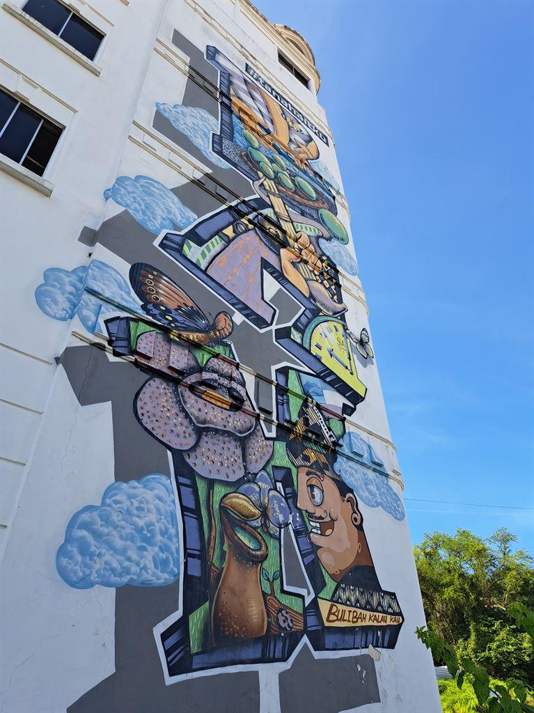 tallmural