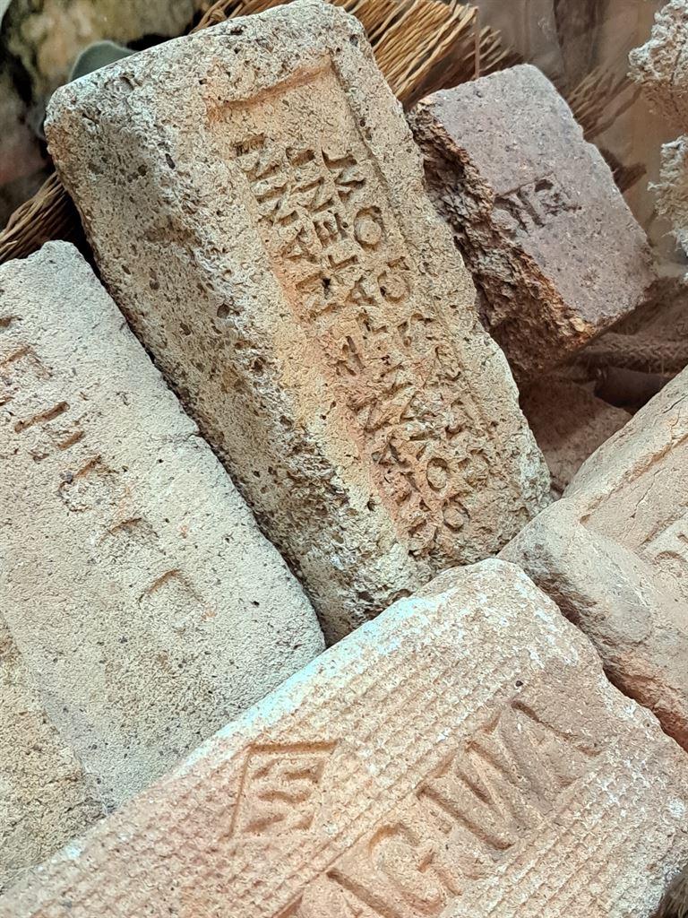 bricks2