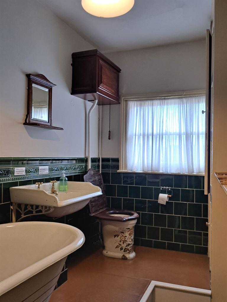 bathroom1