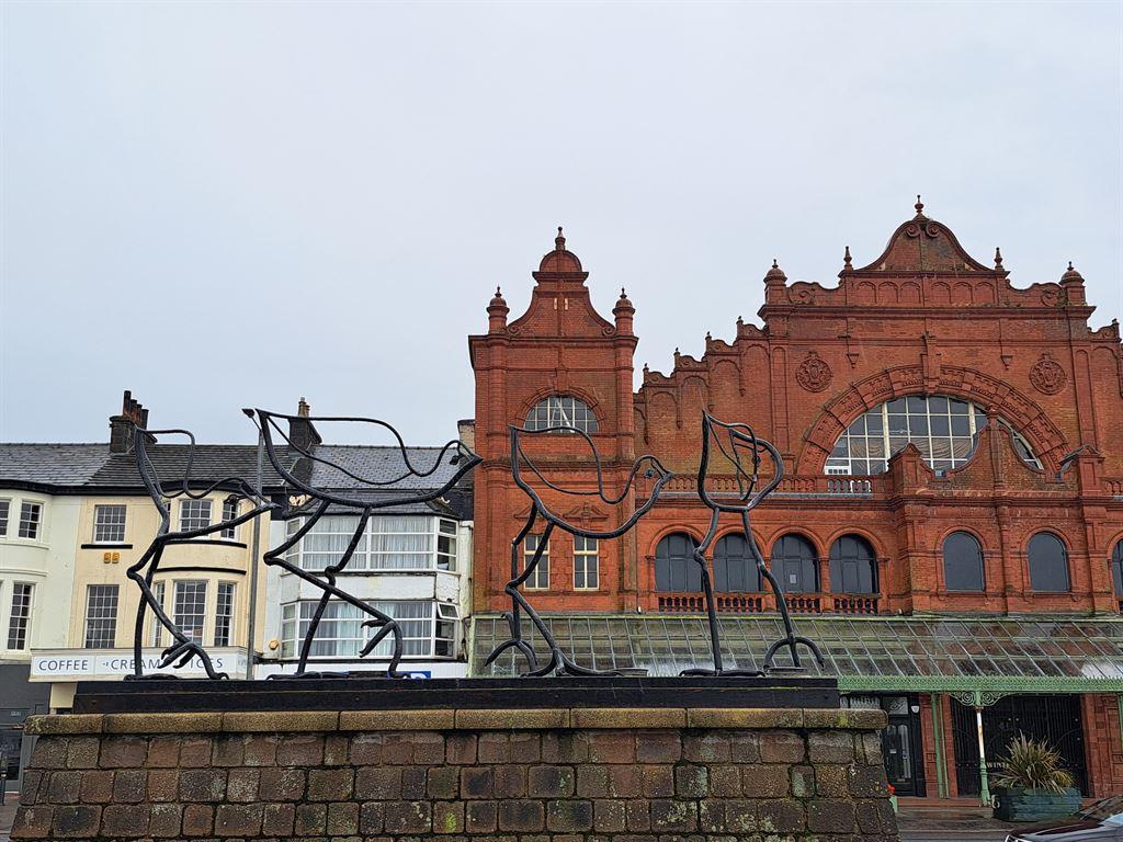 redbuilding