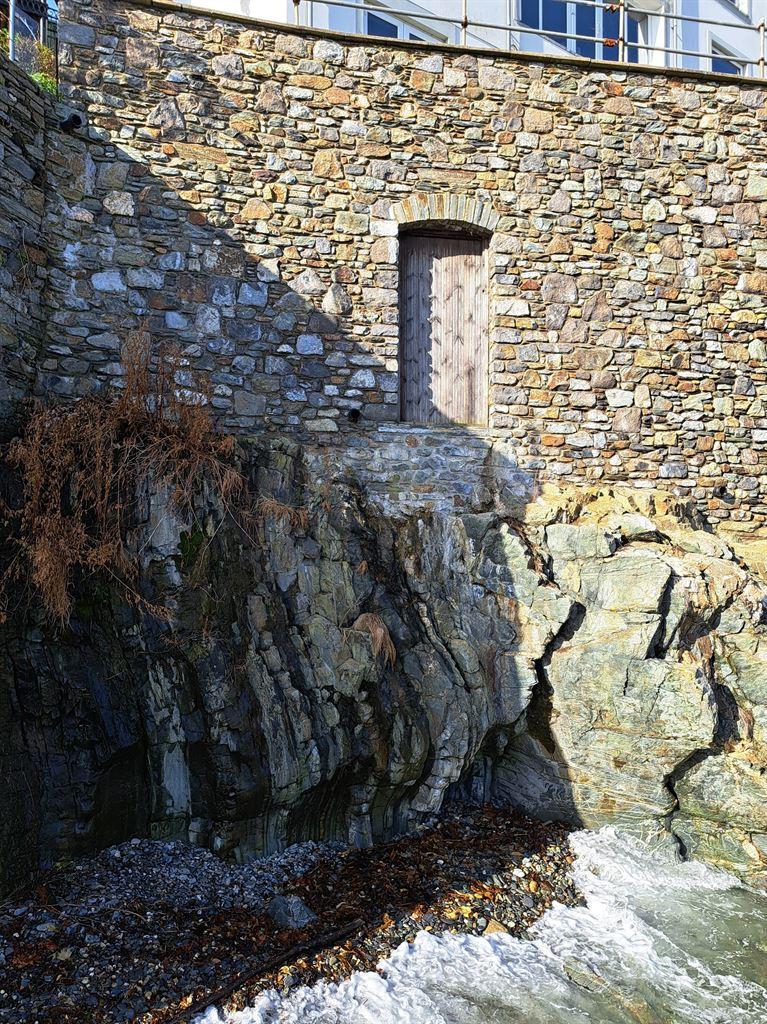 doorinwall