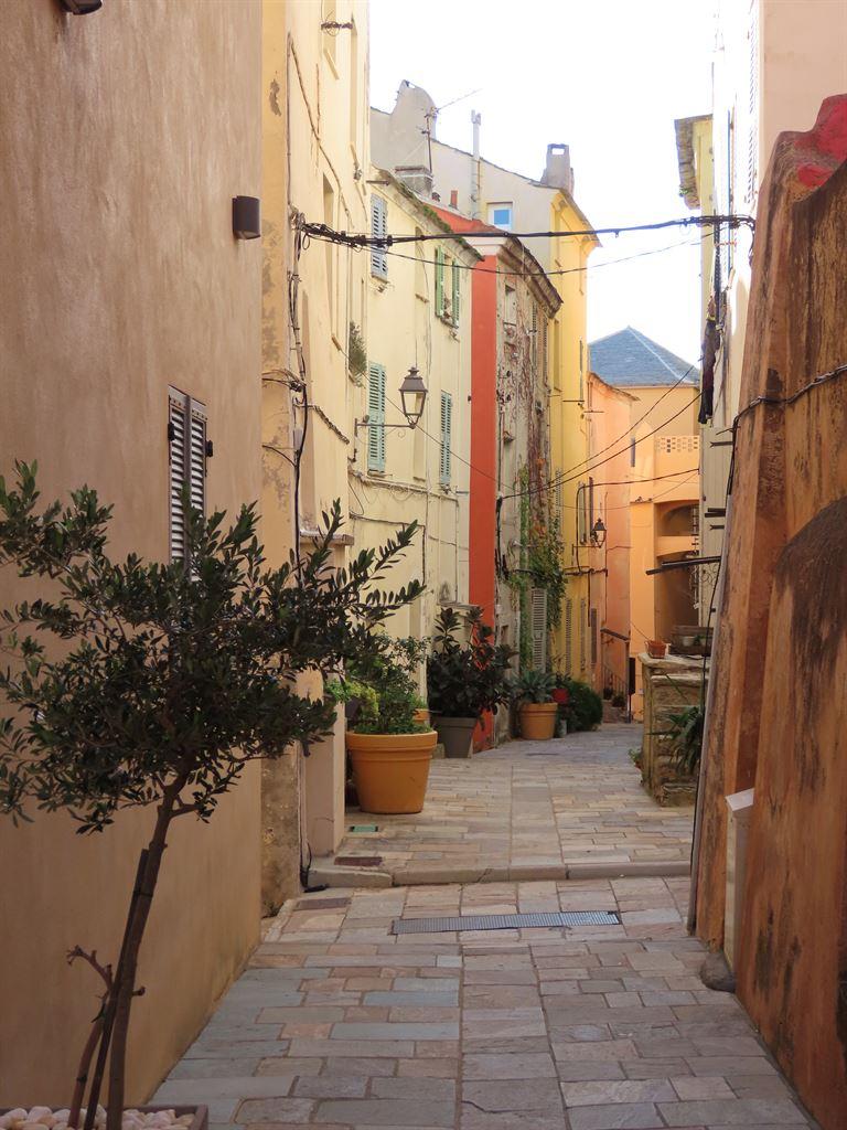 narrowstreet2