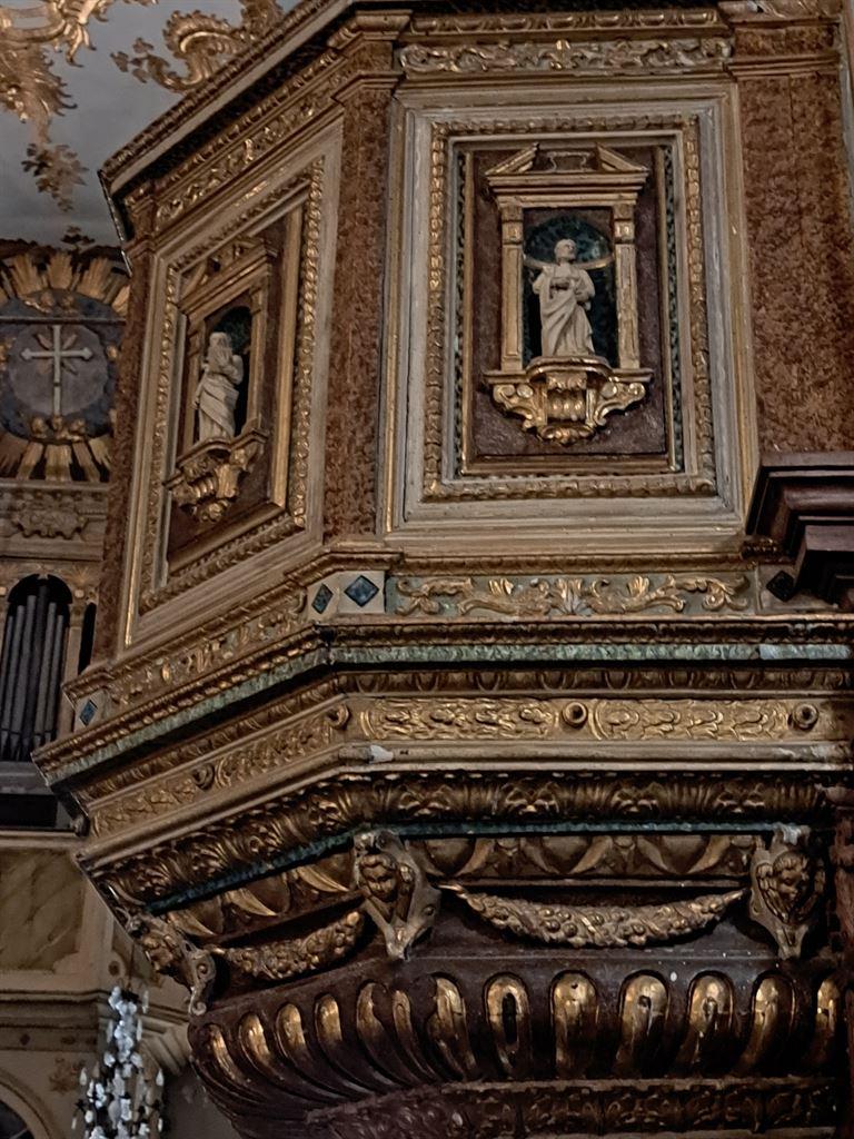 pulpitdetail