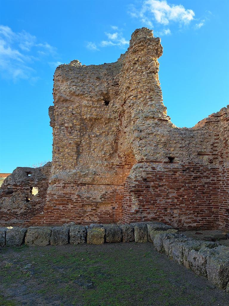 ruins2