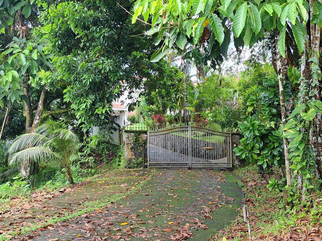 gate
