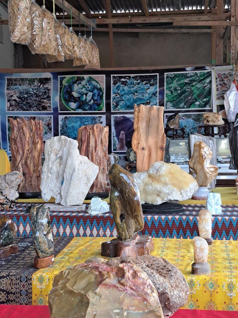 rocks1