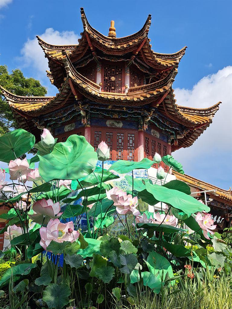 pagoda&flowers