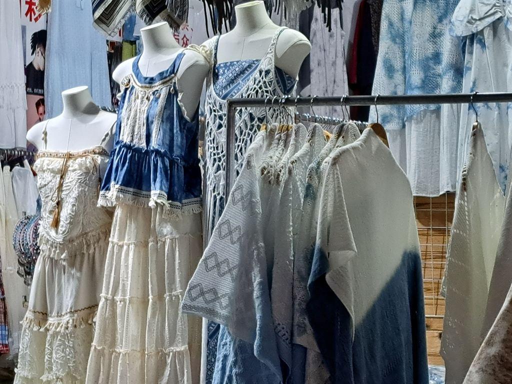 blue&white