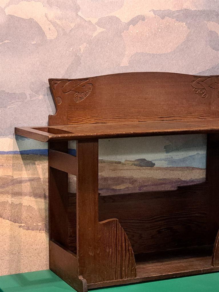 desk