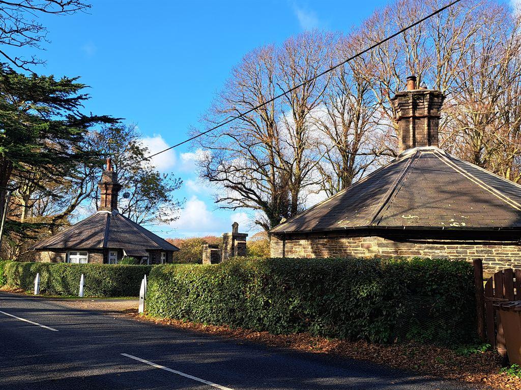 gatehouses
