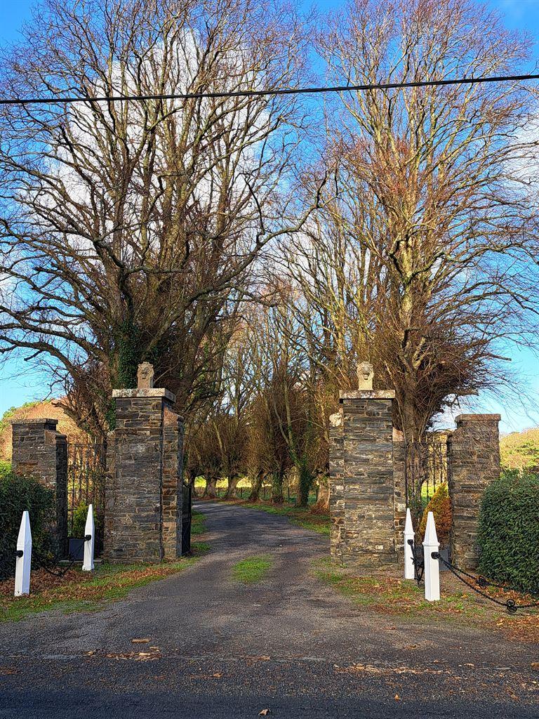 gate